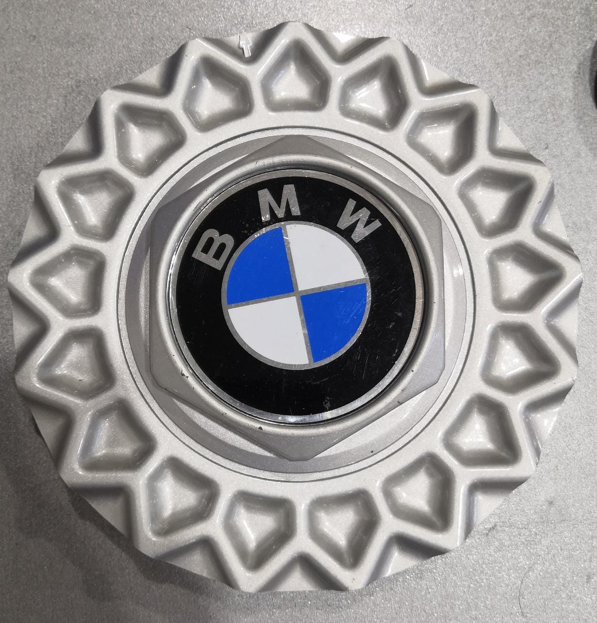 Колпачек на литые диски BMW 